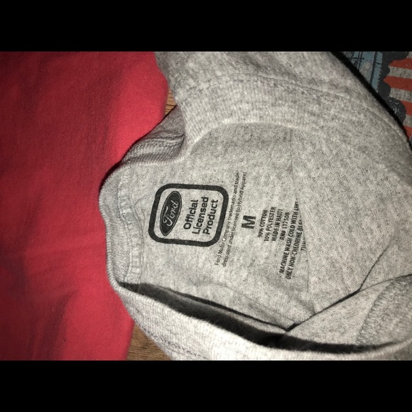 Bundle of women’s t shirts size medium - Picture 3 of 7